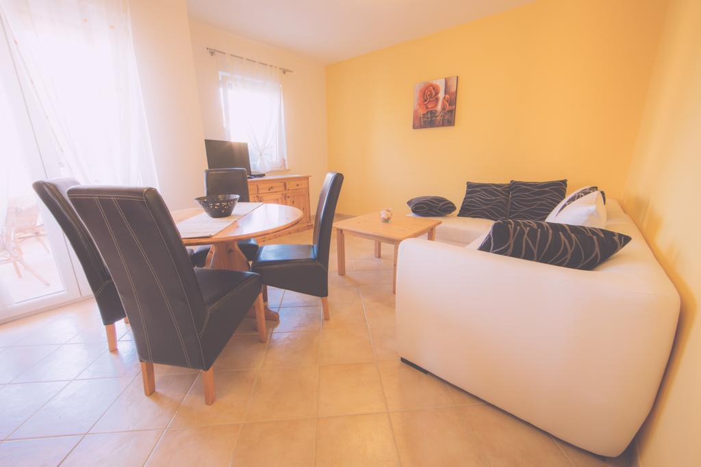 Apartments Meri Ližnjan Cameră foto