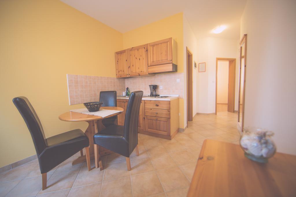 Apartments Meri Ližnjan Cameră foto