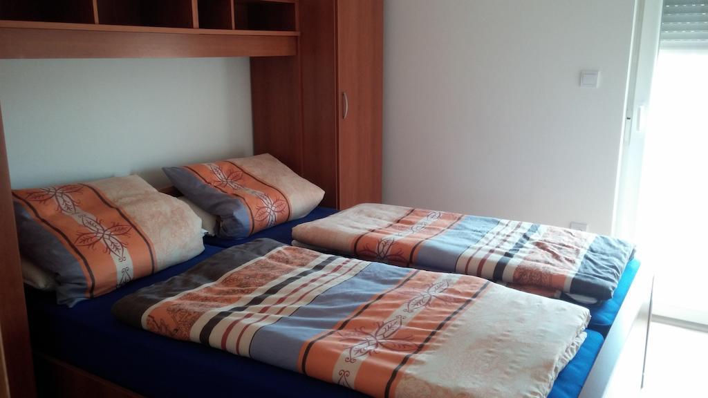 Apartments Meri Ližnjan Cameră foto